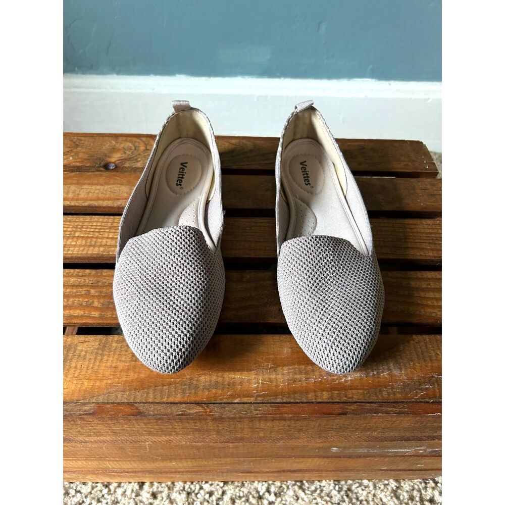 Veittes beige canvas flats size 6.5